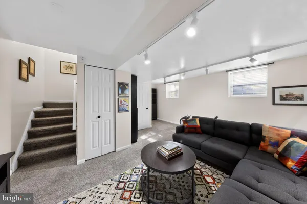 $304,900 | 10 Dovetree Drive, Newark, DE 19713