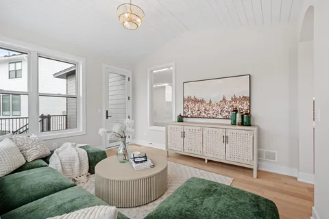 $1,895,000 | 16820 46th Avenue North, Plymouth, MN 55446