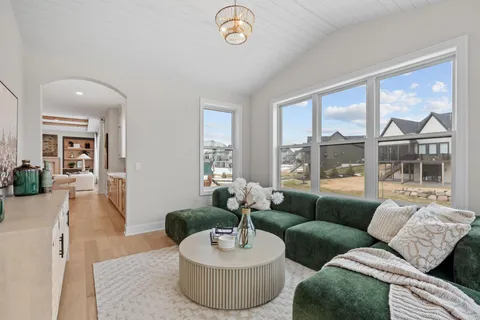 $1,895,000 | 16820 46th Avenue North, Plymouth, MN 55446