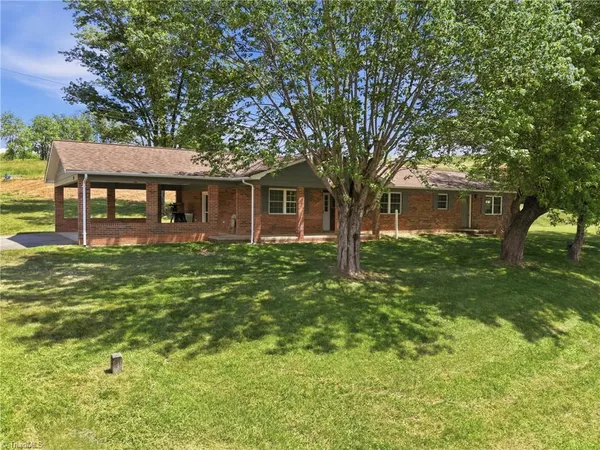 $450,000 | 954-1 Parsonville Road, Purlear, NC 28665