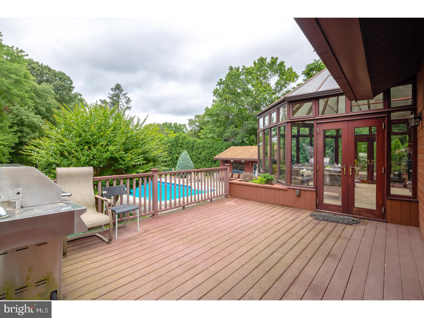 914 Davis Road Barrington, NJ 08007 - Photo 22 of 25 Deck