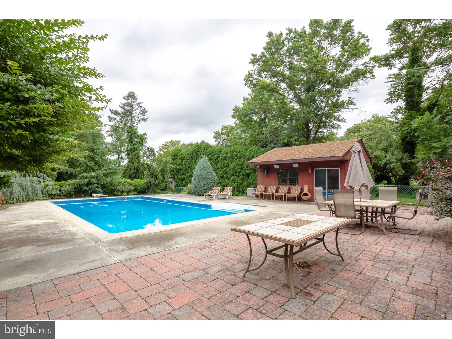 914 Davis Road Barrington, NJ 08007 - Photo 23 of 25 View in Back