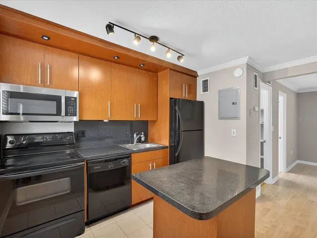 $1,575 | 2507 East Central Boulevard, Unit 21, Orlando, FL 32803