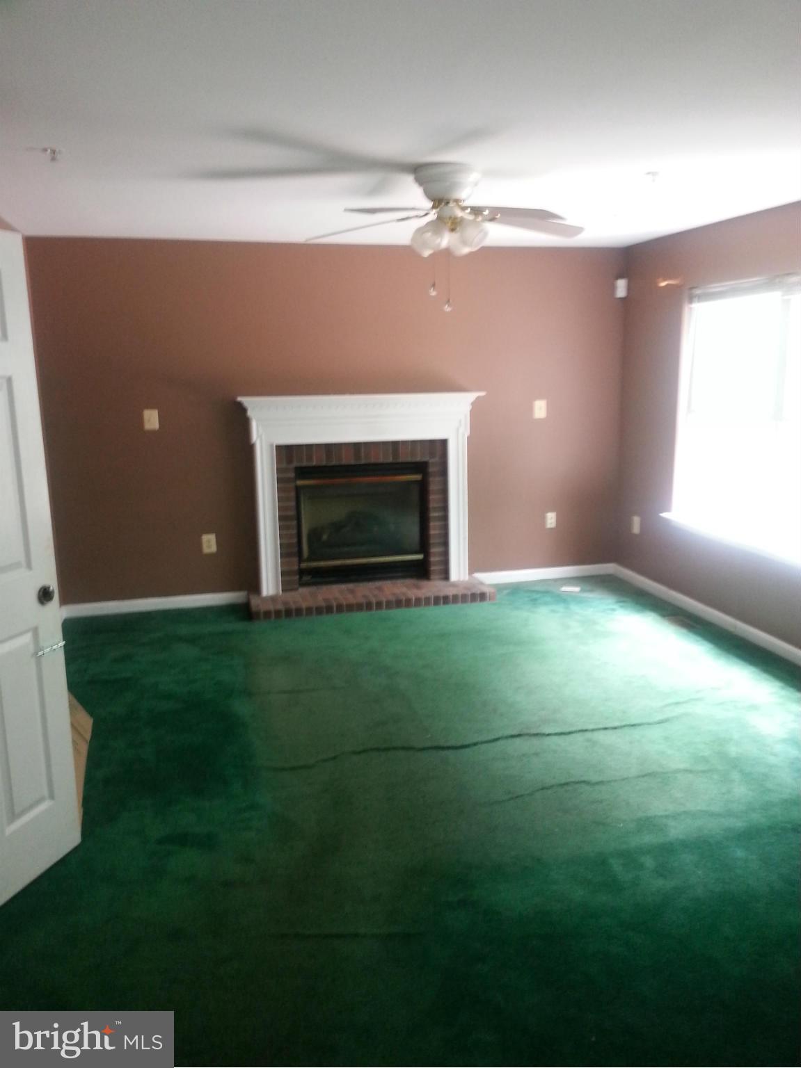 8210 Temple Hill Road Clinton, MD 20735 - Photo 6 of 12 Family Room