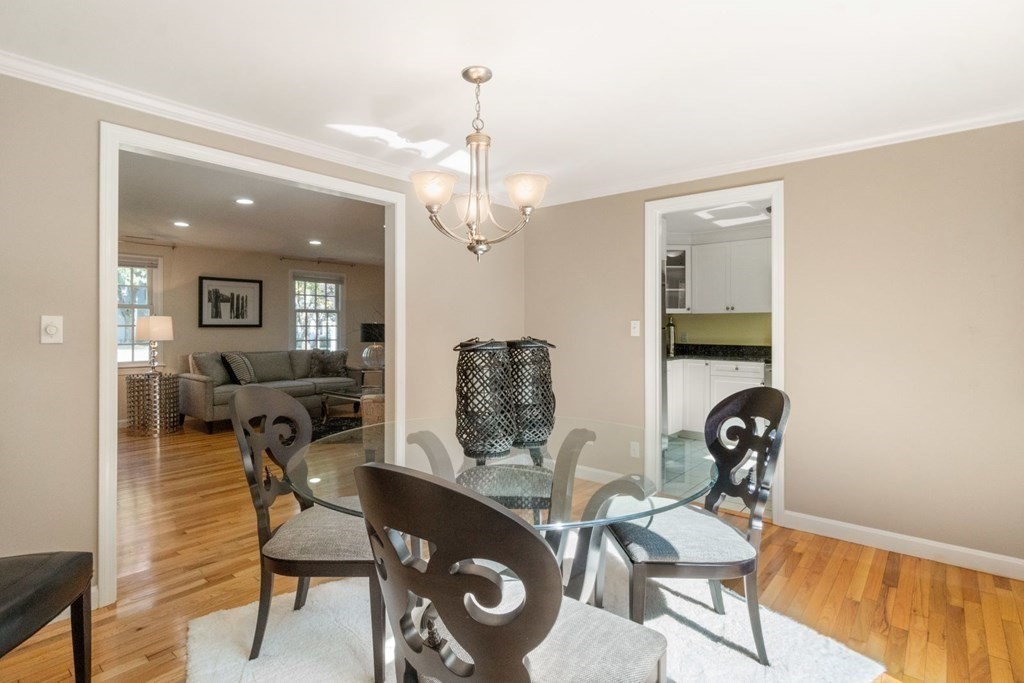 28 Jericho Road, Unit 28 Weston, MA 02493 - Photo 5 of 18