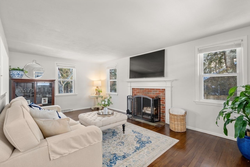 18 Seneca Drive Hudson, MA 01749 - Photo 12 of 42