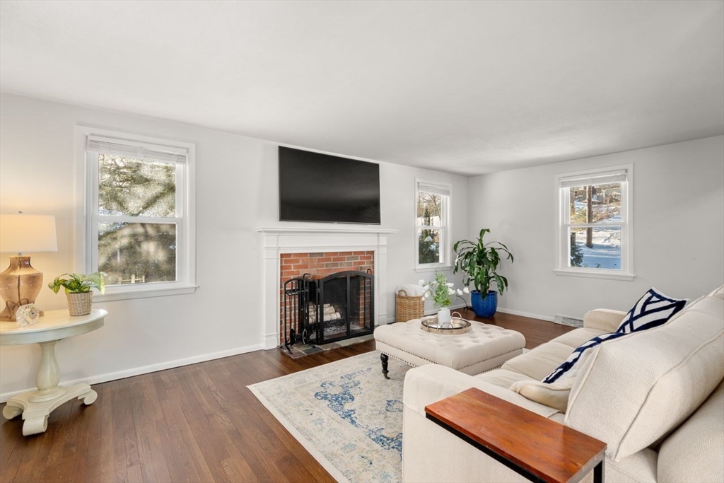 18 Seneca Drive Hudson, MA 01749 - Photo 13 of 42