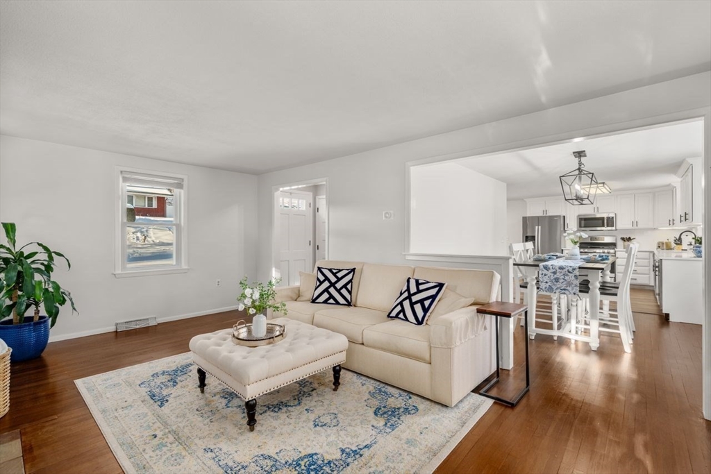 18 Seneca Drive Hudson, MA 01749 - Photo 14 of 42