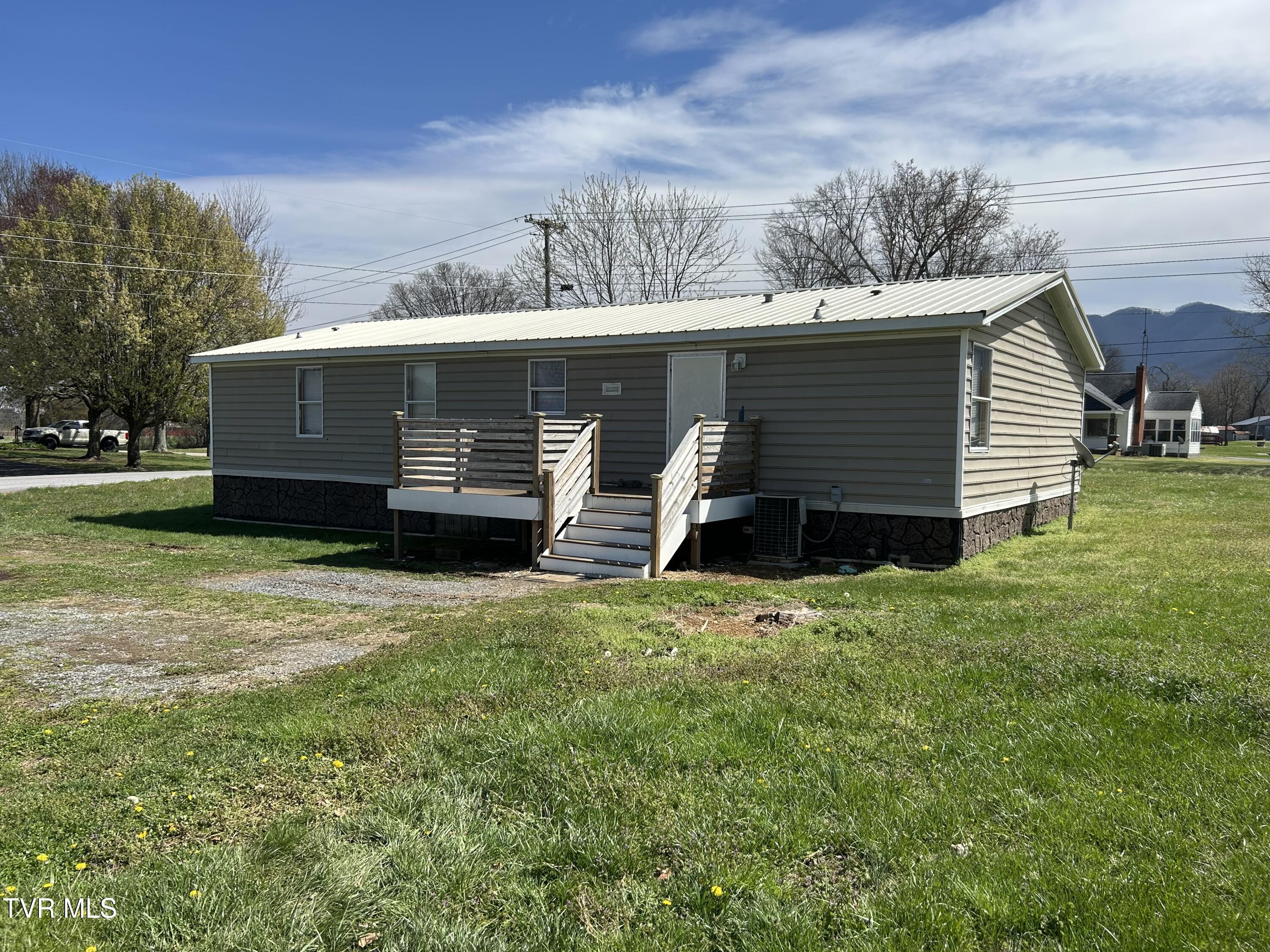 1861 Corby Bridge Road Chuckey, TN 37641 - Photo 4 of 41 IMG_4543
