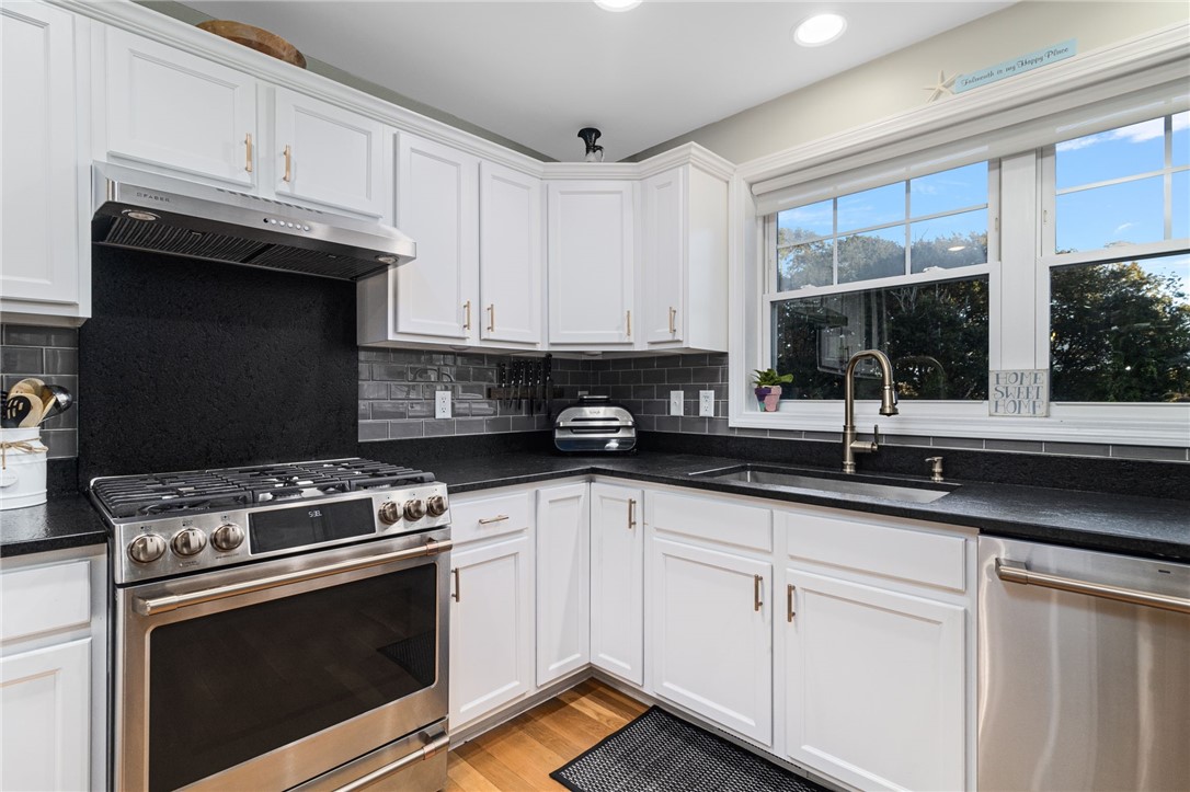 1209 Centerville Road, Unit 2 Warwick, RI 02886 - Photo 7 of 46