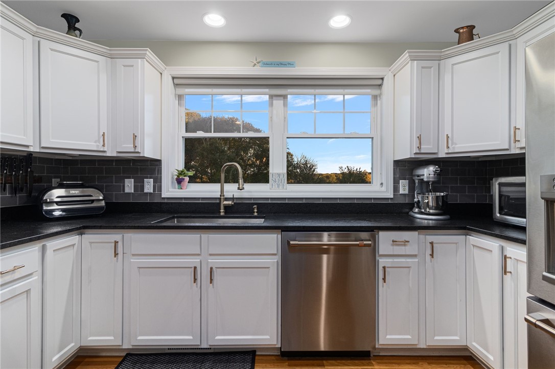 1209 Centerville Road, Unit 2 Warwick, RI 02886 - Photo 8 of 46