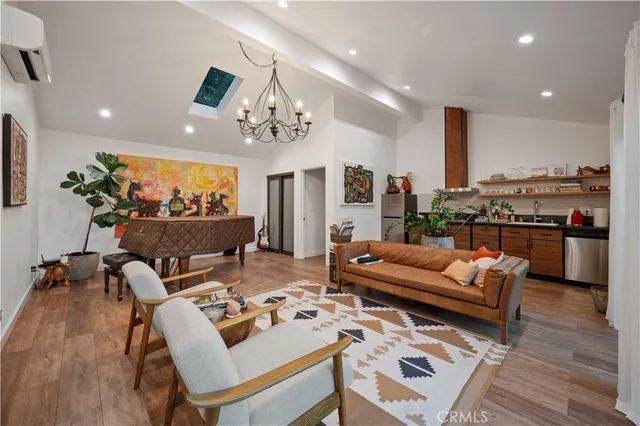 $2,295,000 | 5526 Fulton Avenue, Sherman Oaks, CA 91401