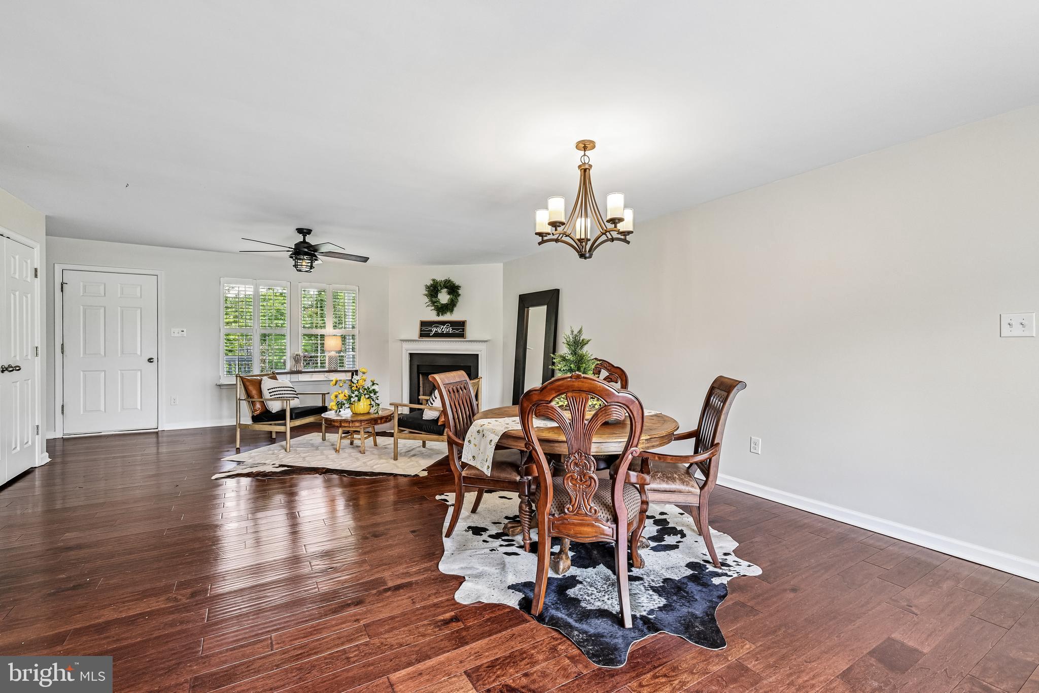 1550 Courthouse Road Catlett, VA 20119 - Photo 2 of 44 Living and dining area