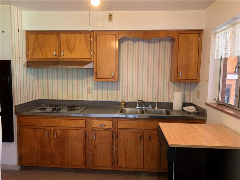 110 Thorne Road Washington, PA 15301 - Photo 6 of 25 Kitchen measures 10x10.