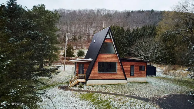 $550,000 | 40594 Highway 23, Roxbury, NY 12434