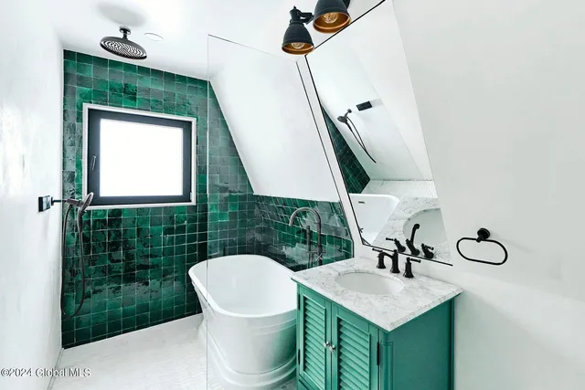 $550,000 | 40594 Highway 23, Roxbury, NY 12434