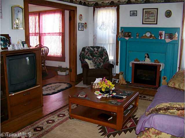 606 South Franklin Road Mount Airy, NC 27030 - Photo 6 of 12 Living Room.