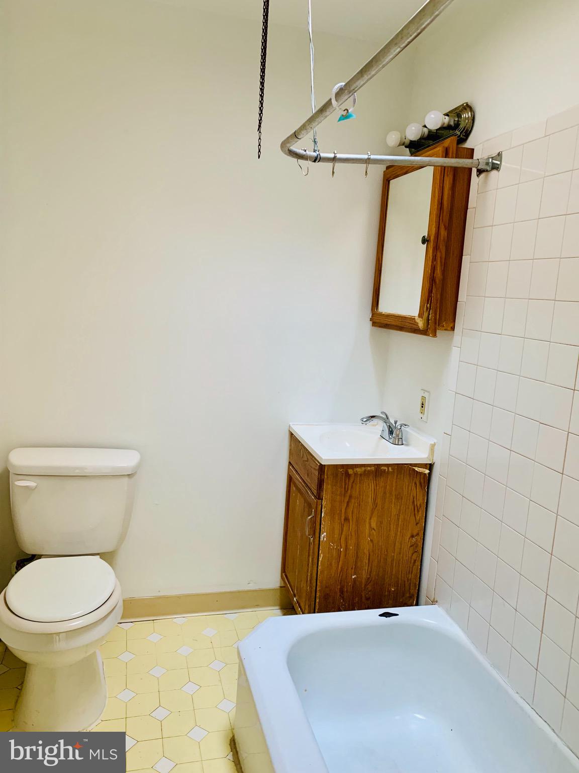 432 Timberlake Road Upper Darby, PA 19082 - Photo 11 of 25