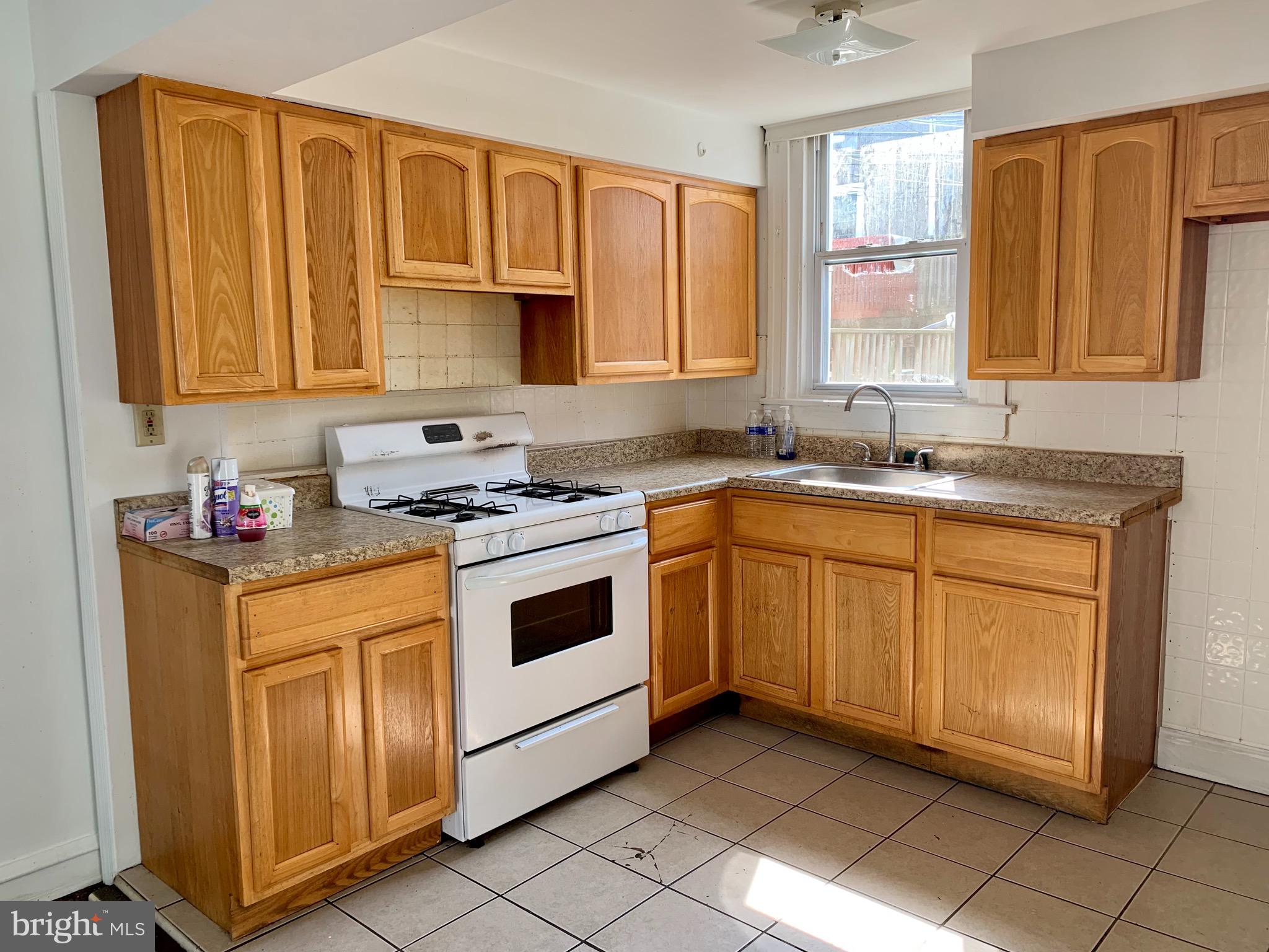 432 Timberlake Road Upper Darby, PA 19082 - Photo 6 of 25