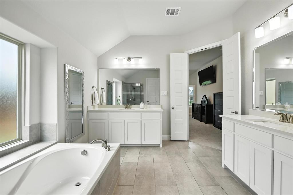 5220 Ravine Ridge Court Flower Mound, TX 76262 - Photo 20 of 40