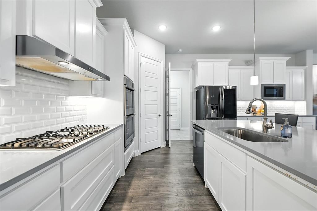 5220 Ravine Ridge Court Flower Mound, TX 76262 - Photo 10 of 40