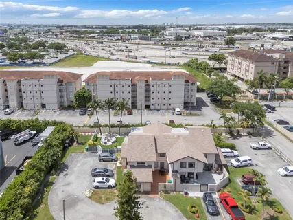 $290,000 | 8186 Northwest 98th Terrace, Unit 132, Hialeah Gardens, FL 33016