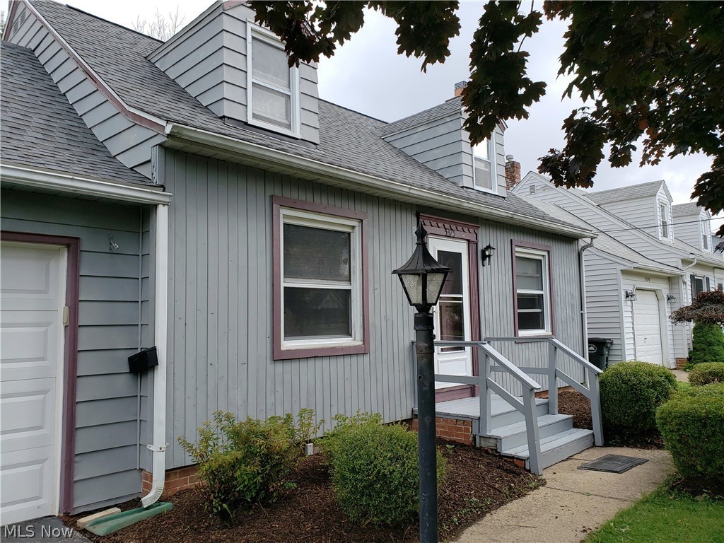5375 Summit Road Cleveland, OH 44124 - Photo 2 of 20