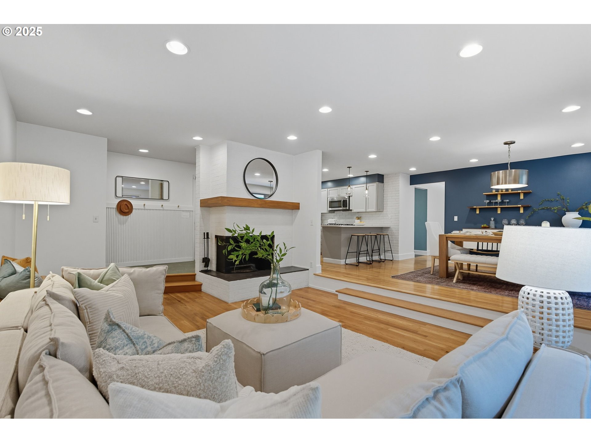 8975 Southwest Homewood Street Portland, OR 97225 - Photo 13 of 39 Gallery Image 13
