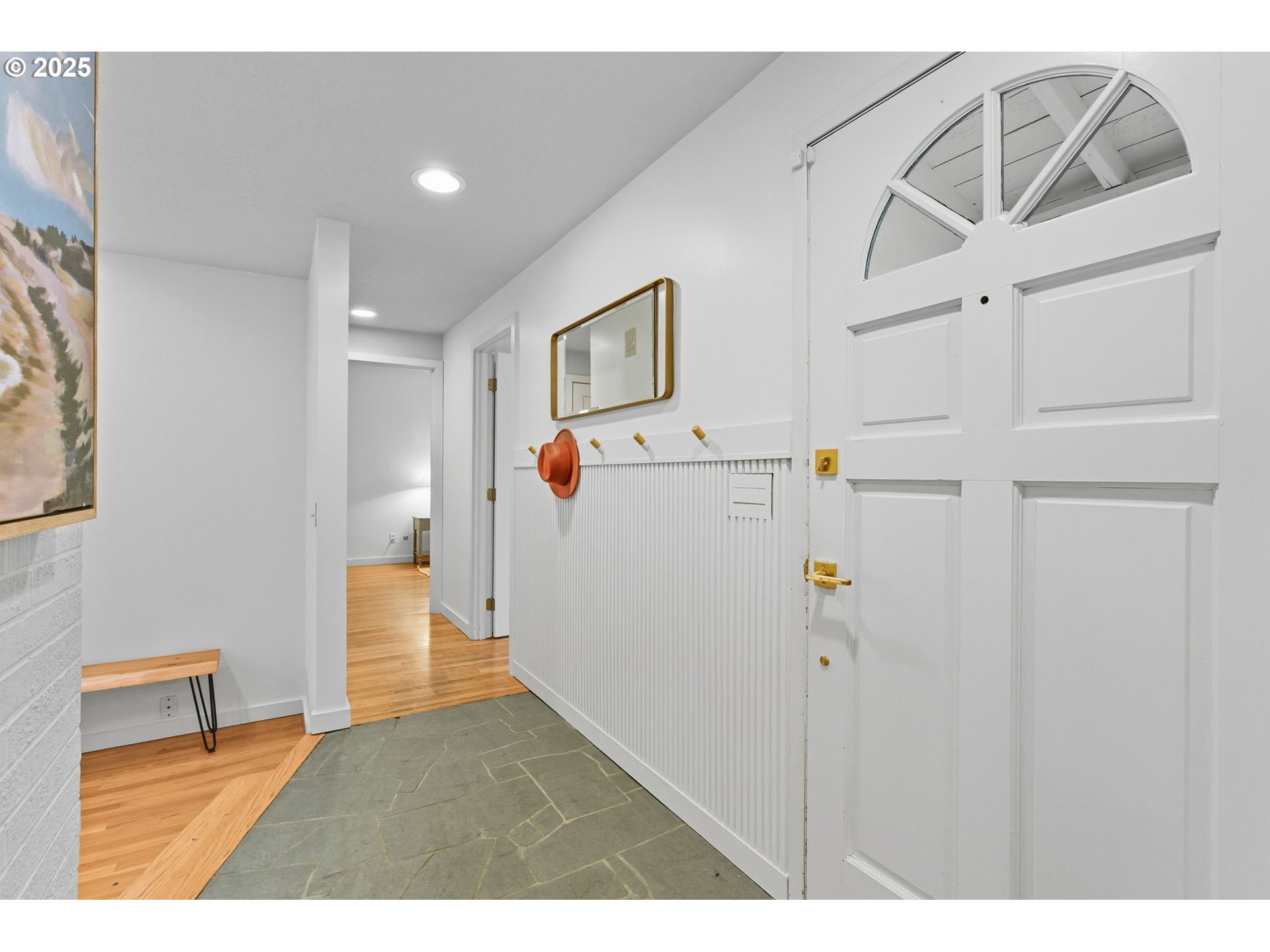 8975 Southwest Homewood Street Portland, OR 97225 - Photo 20 of 39 Entrance/Foyer