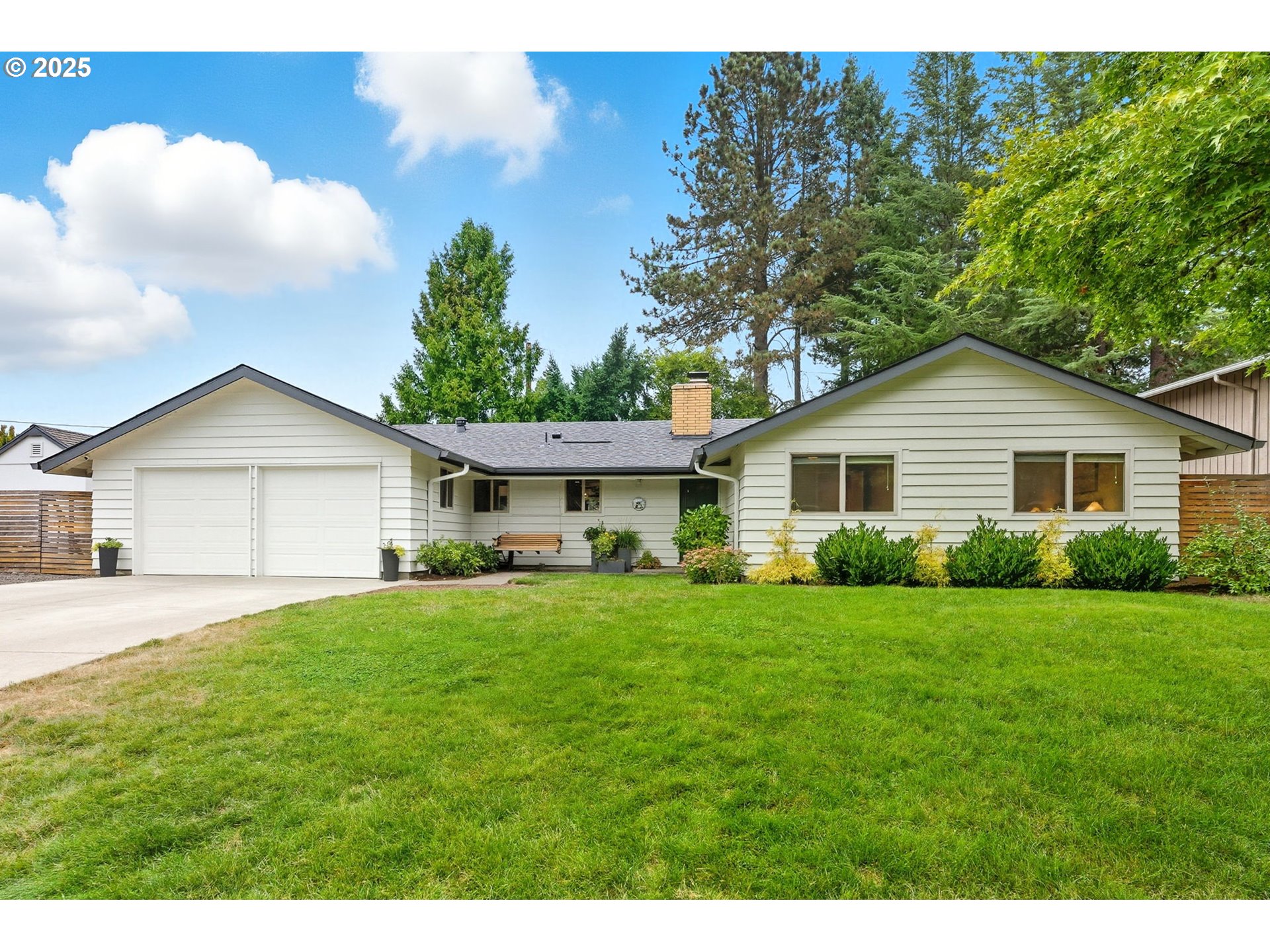 8975 Southwest Homewood Street Portland, OR 97225 - Photo 3 of 39 Gallery Image 3