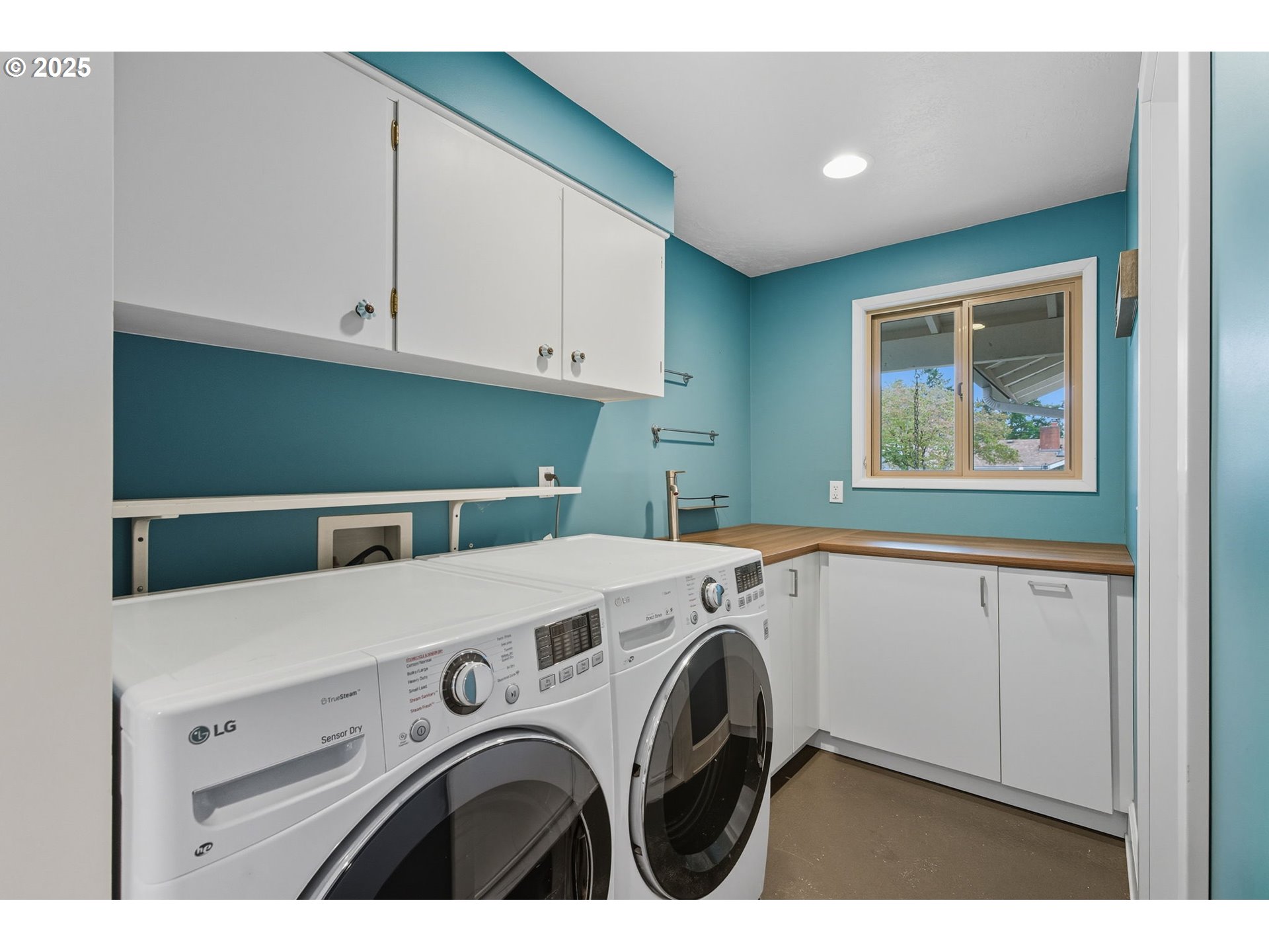 8975 Southwest Homewood Street Portland, OR 97225 - Photo 31 of 39 Laundry