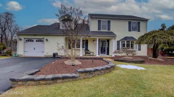 $879,999 | 6 Carlisle Court, Manalapan, NJ 07726