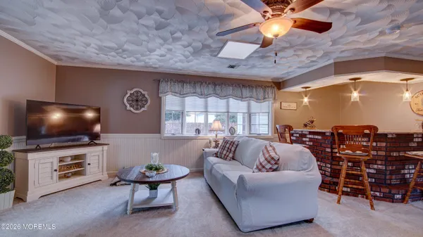 $879,999 | 6 Carlisle Court, Manalapan, NJ 07726