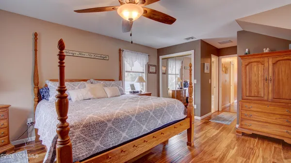 $879,999 | 6 Carlisle Court, Manalapan, NJ 07726