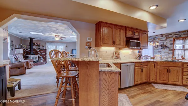 $879,999 | 6 Carlisle Court, Manalapan, NJ 07726