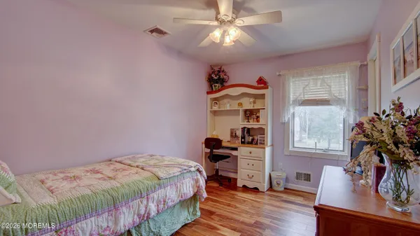 $879,999 | 6 Carlisle Court, Manalapan, NJ 07726