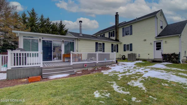 $879,999 | 6 Carlisle Court, Manalapan, NJ 07726