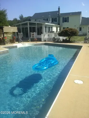 $879,999 | 6 Carlisle Court, Manalapan, NJ 07726