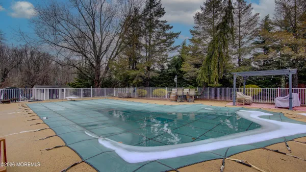 $879,999 | 6 Carlisle Court, Manalapan, NJ 07726