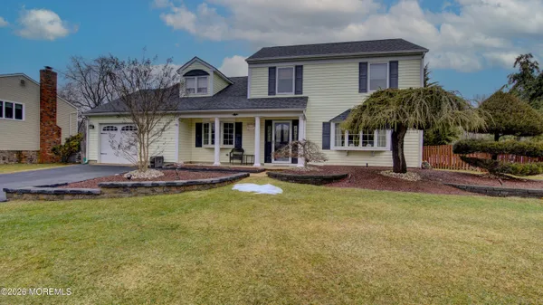 $879,999 | 6 Carlisle Court, Manalapan, NJ 07726