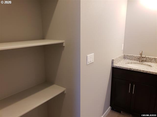 1072 Chestnut Street Independence, OR 97351 - Photo 14 of 15 Gallery Image 14