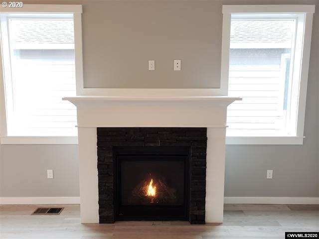 1072 Chestnut Street Independence, OR 97351 - Photo 4 of 15 Gallery Image 4