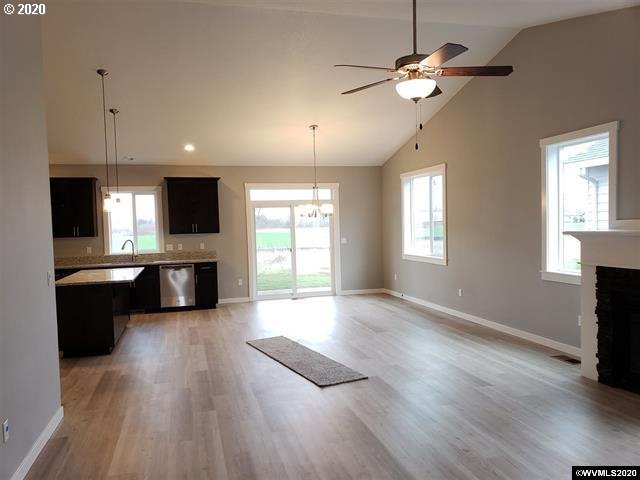 1072 Chestnut Street Independence, OR 97351 - Photo 5 of 15 Gallery Image 5