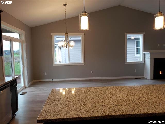 1072 Chestnut Street Independence, OR 97351 - Photo 7 of 15 Gallery Image 7