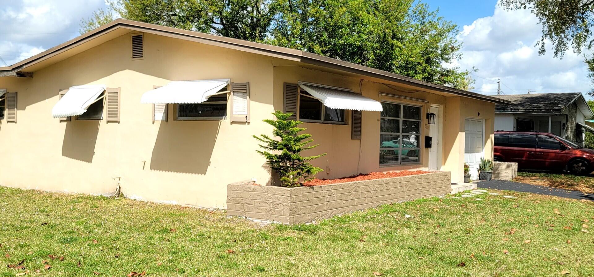 2601 Northwest 68th Way Sunrise, FL 33313 - Photo 14 of 15 eb64d9df-8603-4054-97ca-cf1717a55fd9