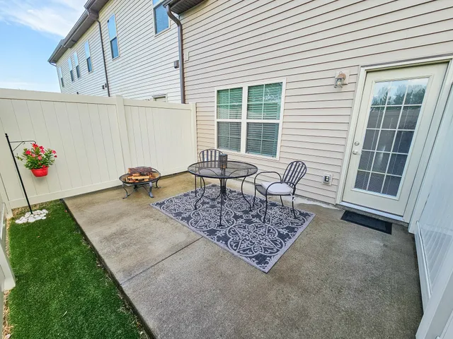 a view of outdoor space yard and patio