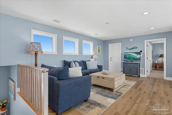 $3,290,000 | 7485 Gulf Boulevard, Navarre Beach, FL 32566