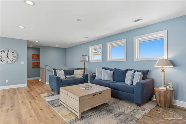 $3,290,000 | 7485 Gulf Boulevard, Navarre Beach, FL 32566