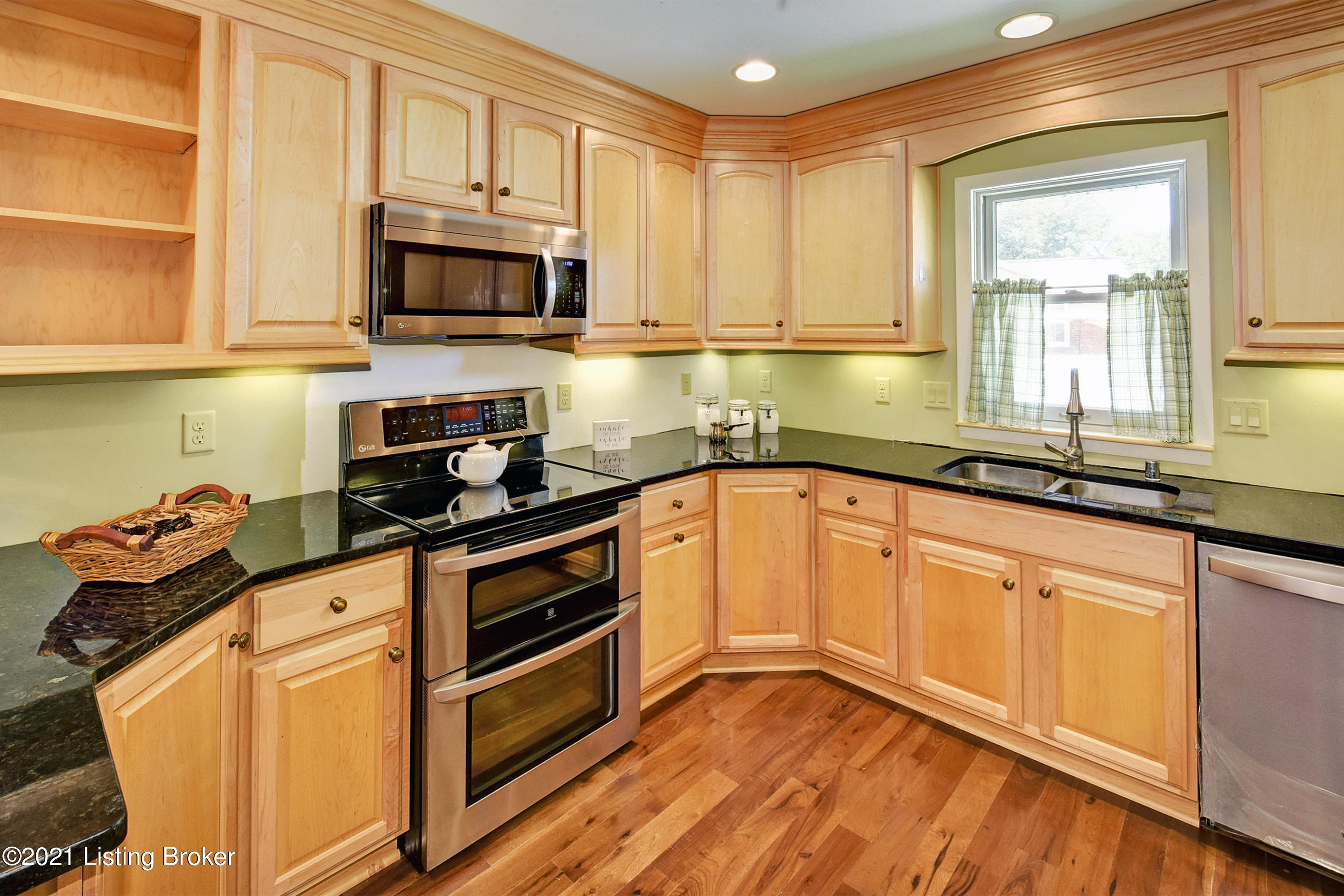 211 Woodcleft Road Louisville, KY 40222 - Photo 13 of 47 Kitchen