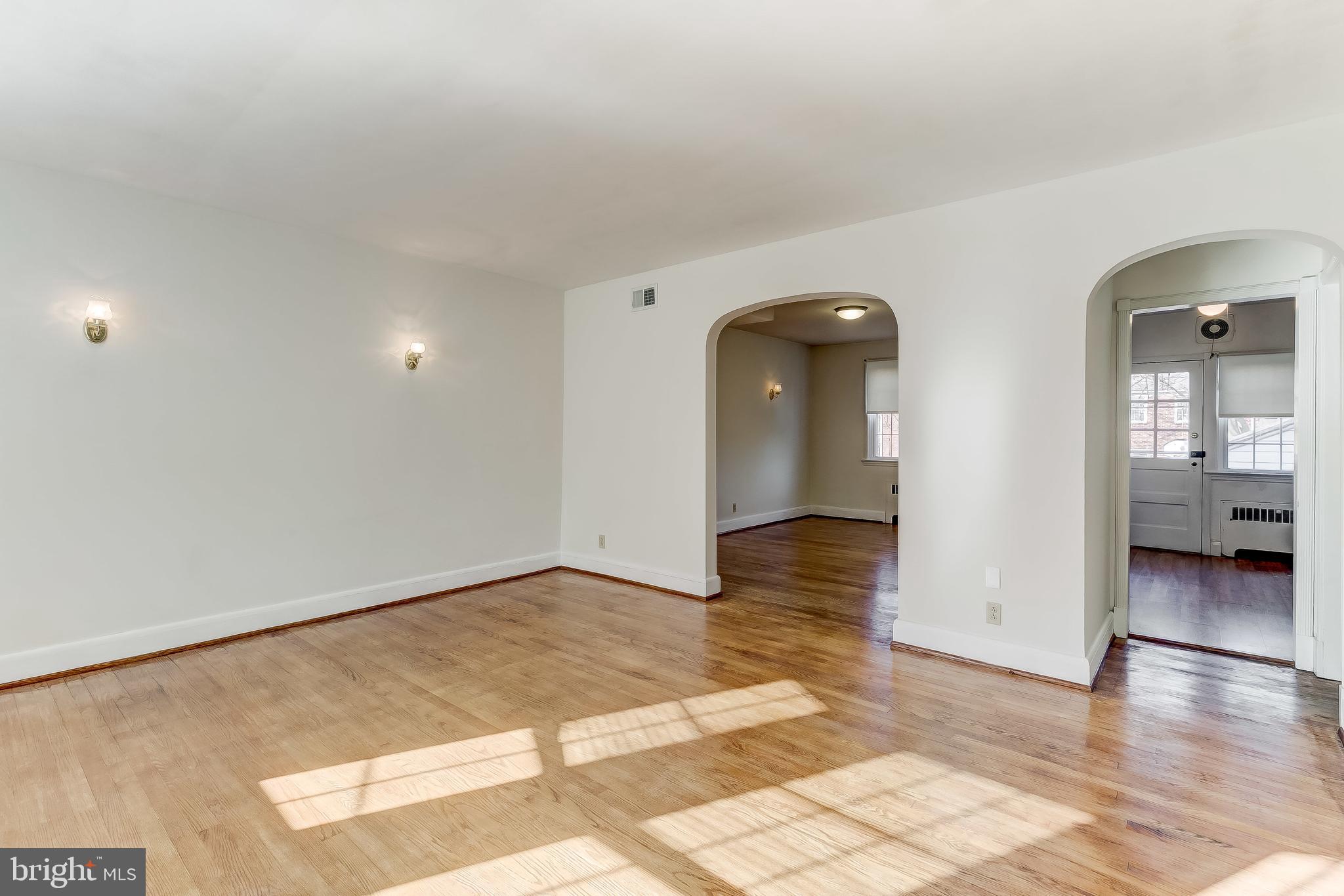 110 Dunkirk Road Baltimore, MD 21212 - Photo 3 of 33